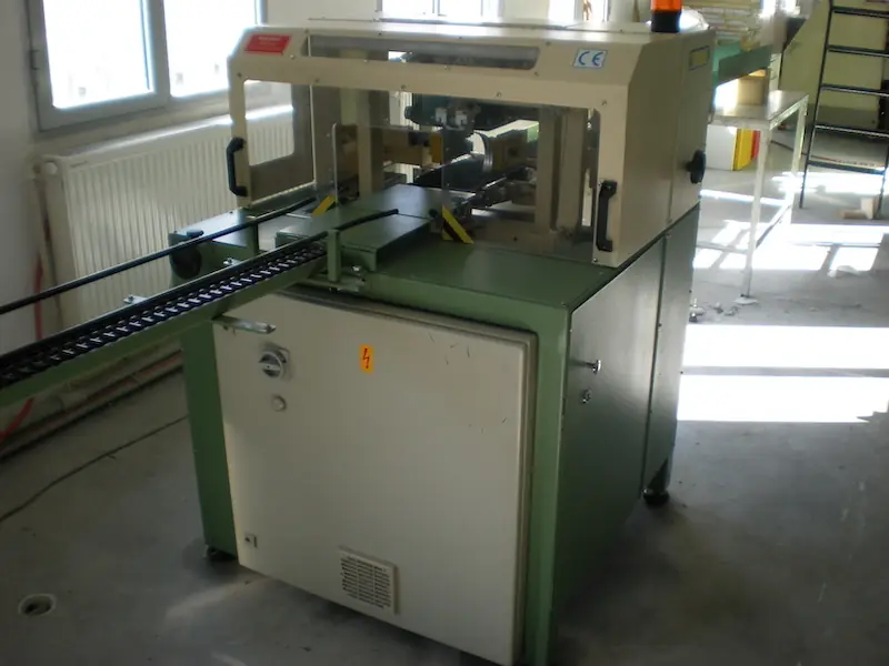 Shoulder pad production machine P8-A
